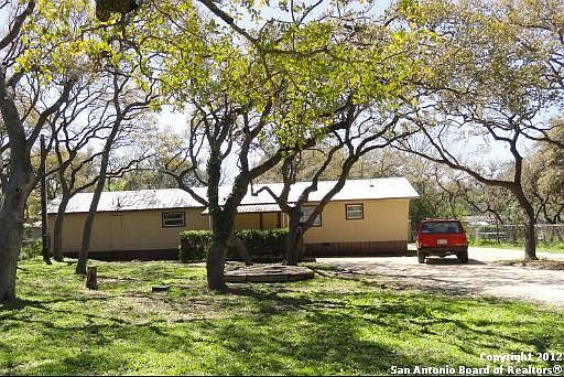 1st image of 215 Bluebonnet Dr