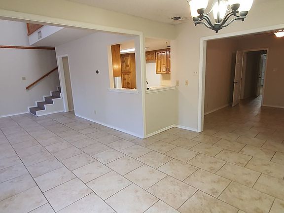 2nd image of 3917 Driftwood Dr