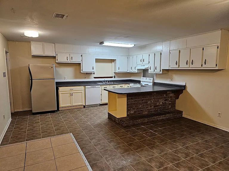 4548 Schillinger Rd S — Photo 23