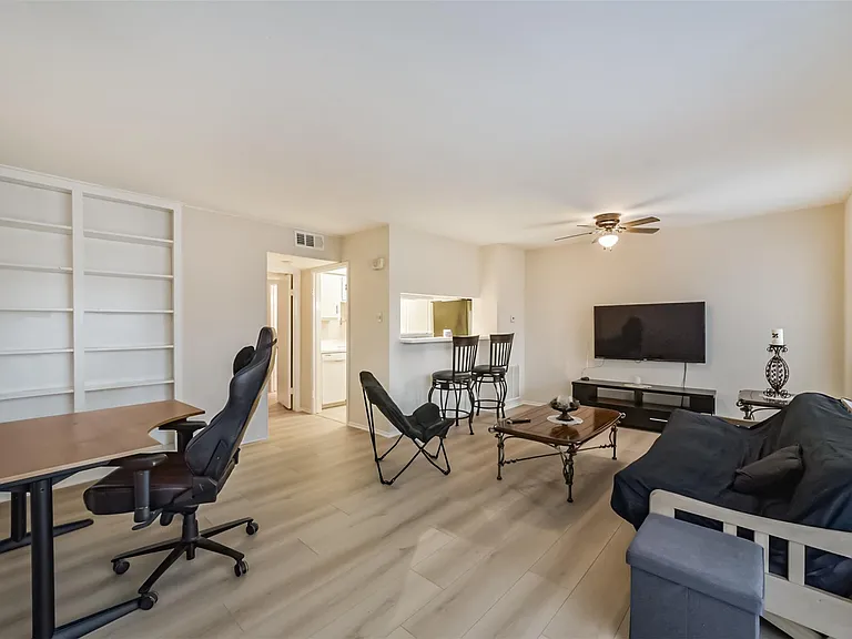 6410 Del Monte Dr #89 — Photo 9