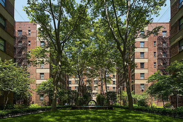 Sold by Level Group | media 12