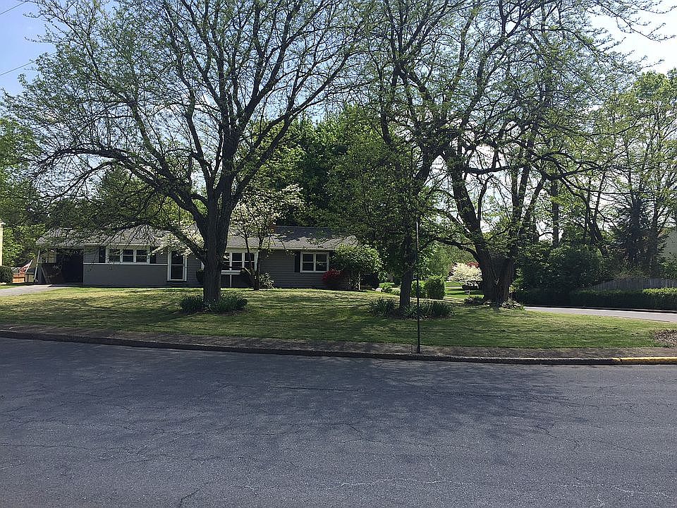 1st image of 80 Linn Dr