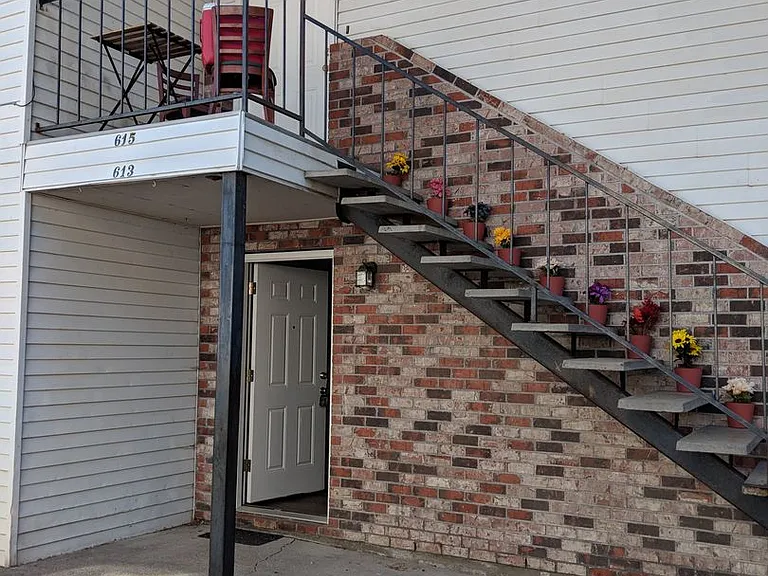 613 NW 9th Ave — Photo 2