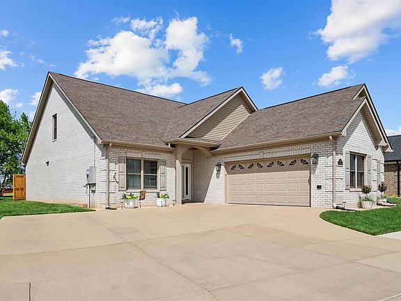 3rd image of 664 Stableford Cir