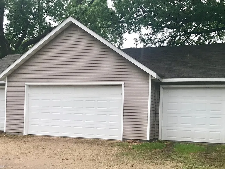 garage space on the far right