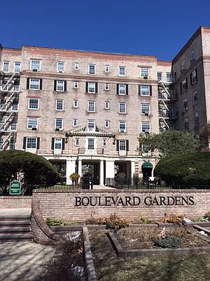 Sold by Halvatzis Realty | media 8