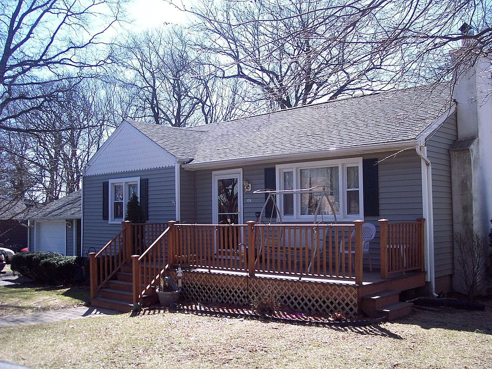 Front view w/open porch