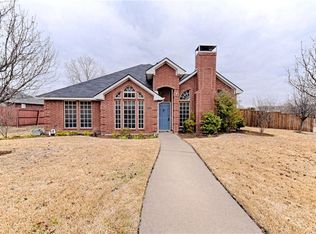 2027 Silverway Ln, Carrollton, TX 75010