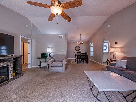 2nd image of 51 Blueberry Ln