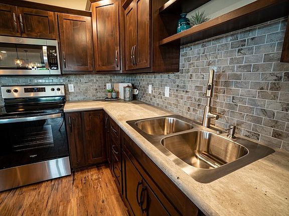 4th image of 936 Wissota Green Blvd #7