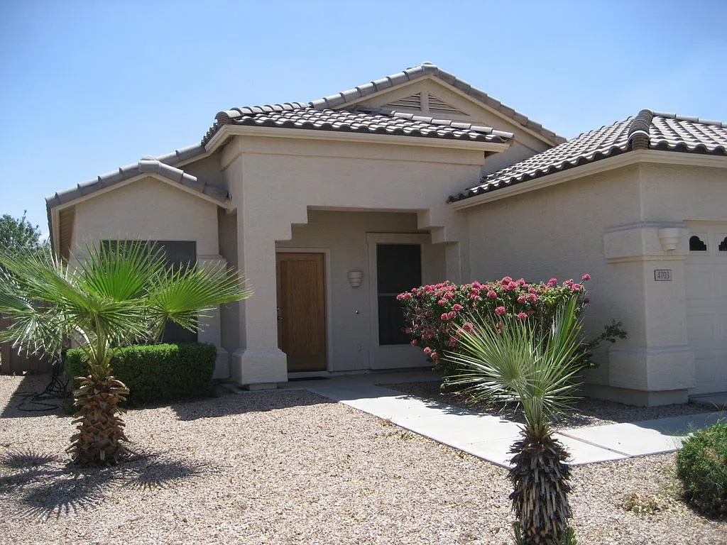 3 bed, 1800 sqft, $2,400 — Photo 3
