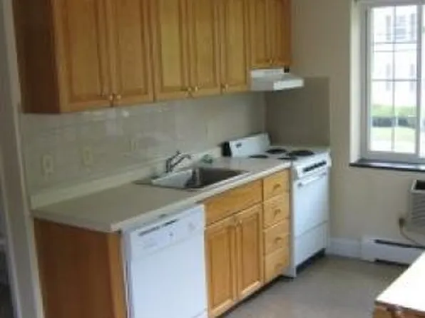 115 College Ave #2, Somerville, MA 02144