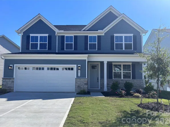 2016 Fernway Dr, Charlotte, NC 28216