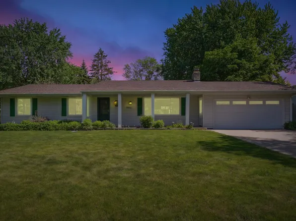 11413 Christansen Ct, Burnsville, MN 55337