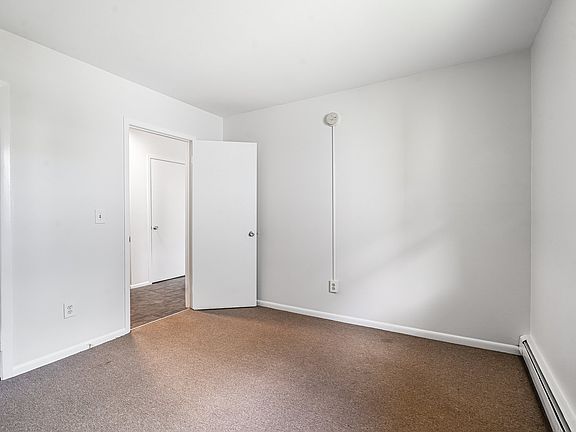 5th image of 18 Fairfield Ave #A-11