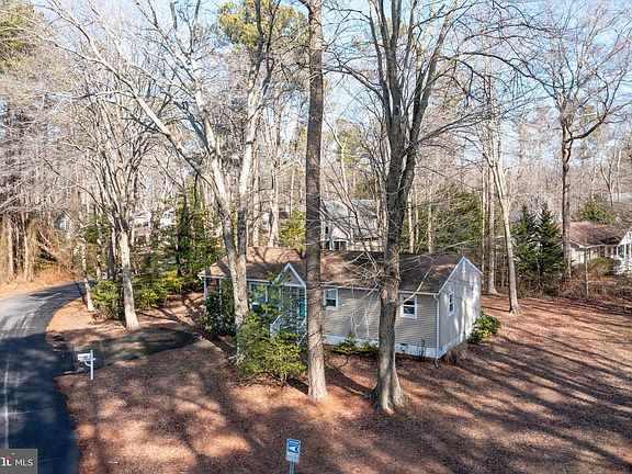 2nd image of 17 Sussex Dr