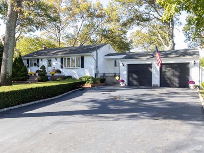 437 Peconic Street, Ronkonkoma, NY, 11779