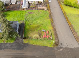 381 NE College Ave, Roseburg, OR 97470