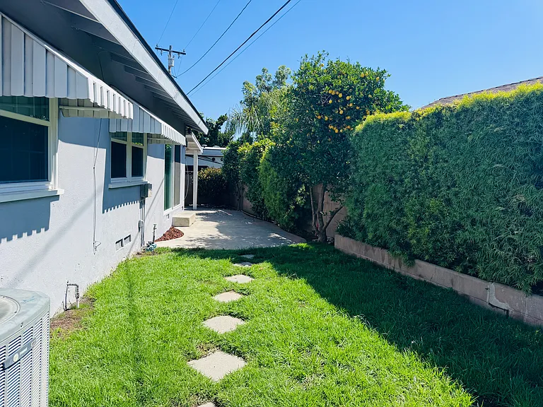 11938 Susan Ave — Photo 10