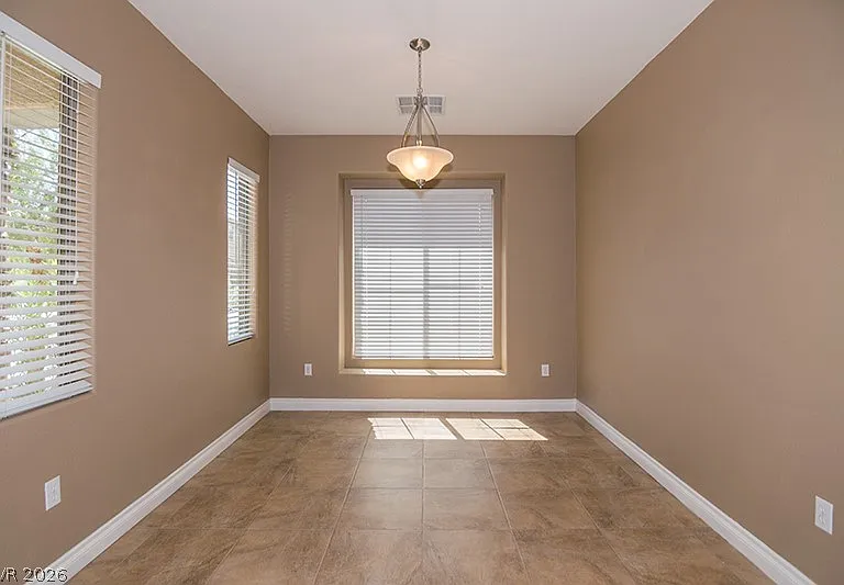 10328 Trillium Dr — Photo 2