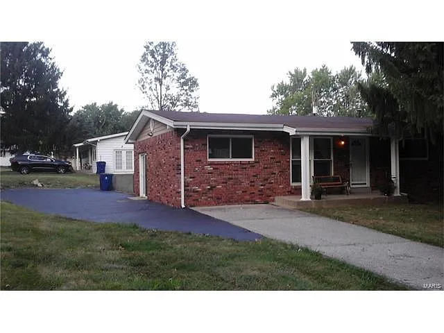 306 Amend Dr photo 1