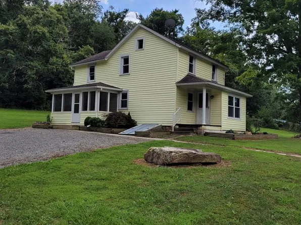 1390 Arch Rock Rd, Mifflintown, PA 17059