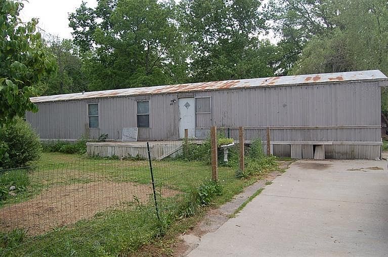 1st image of 384 Hartley Dr