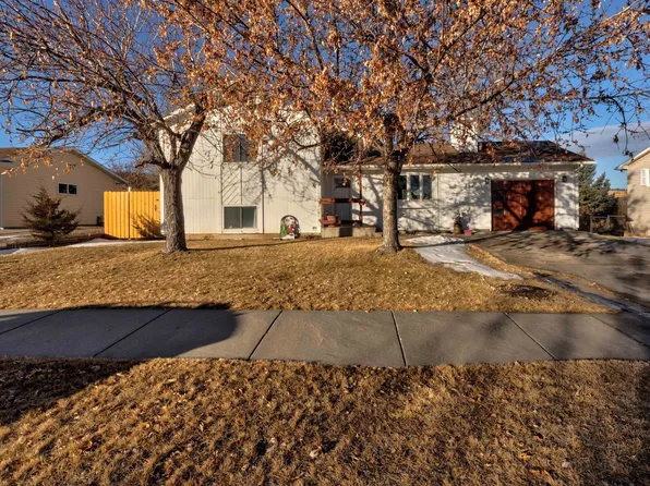 737 Lion Dr, Rapid City, SD 57701