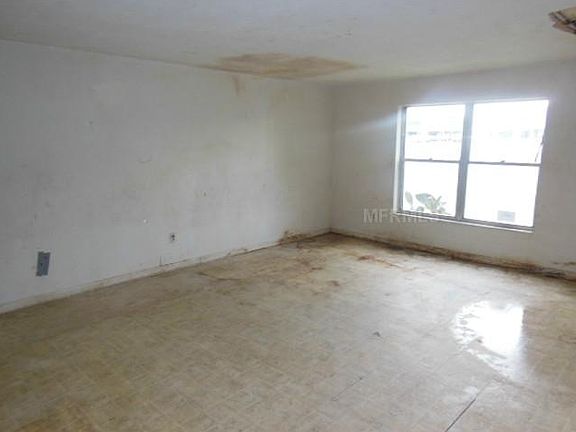 3rd image of 1183 Deltona Blvd