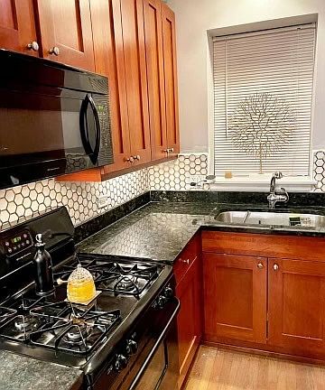 5th image of 7403 N Hoyne Ave #1