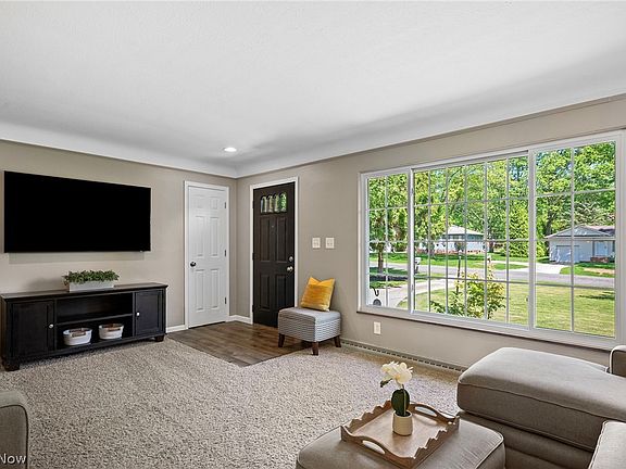 5th image of 8194 Craig Ln