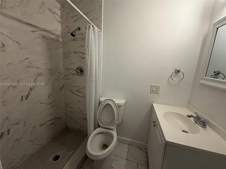 1425 NE 56th St #5 — Photo 16