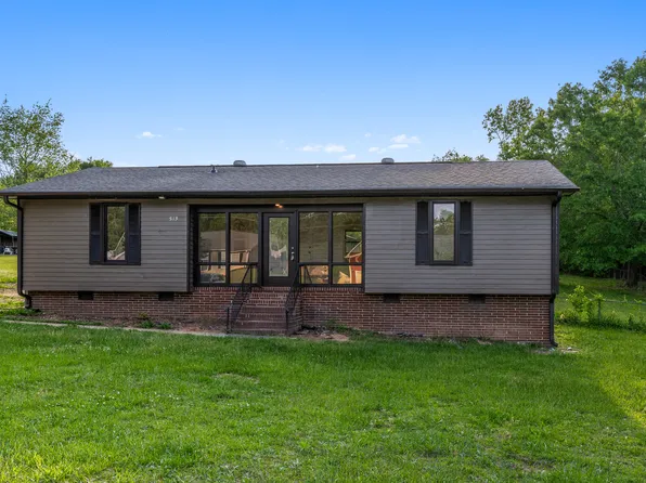 513 Garrett St, Fountain Inn, SC 29644