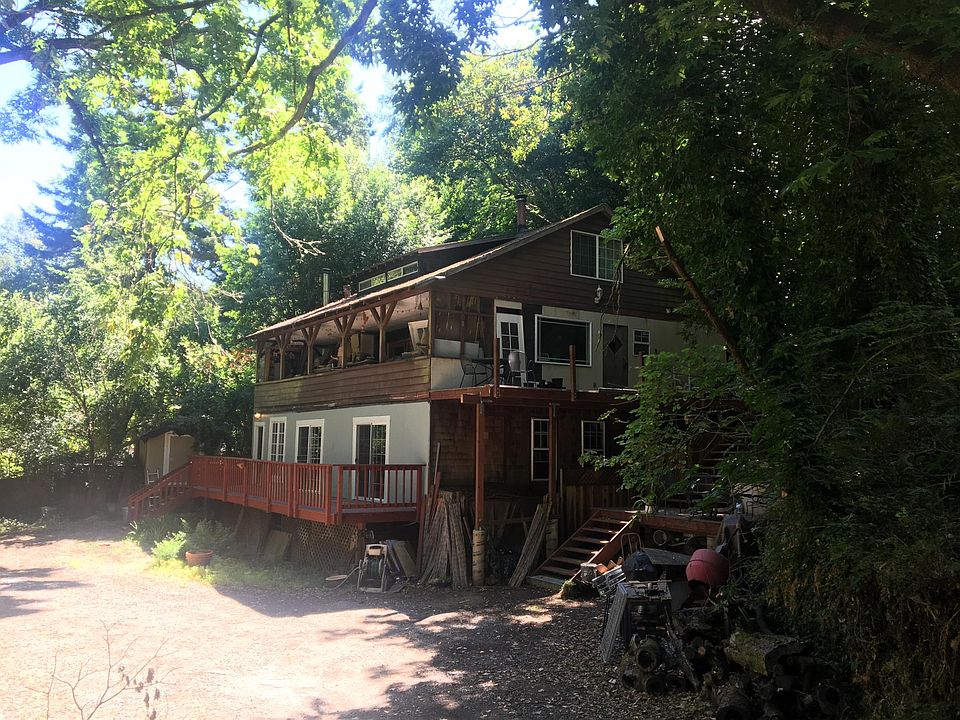 1st image of 15 Corona Ave