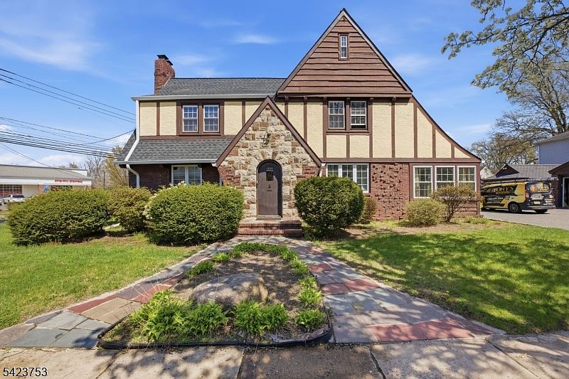 1st image of 1296 Magie Ave