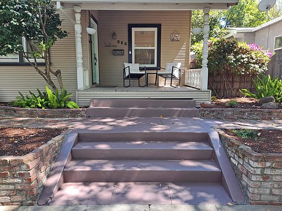3rd image of 333 32nd St