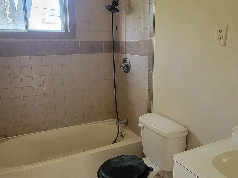 3344 Roswell Dr — Photo 5