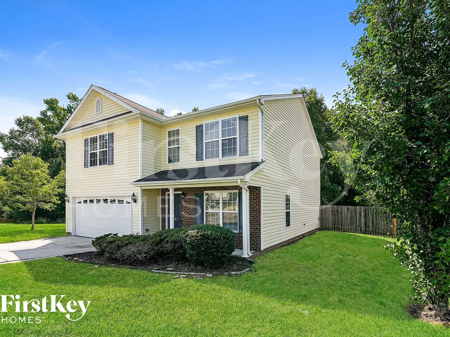 4 bed, 2.5 bath, 2752 sqft, $2,240 — Photo 2