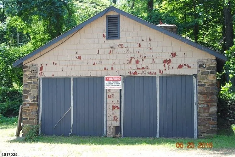 763 Montgomery Rd photo 1