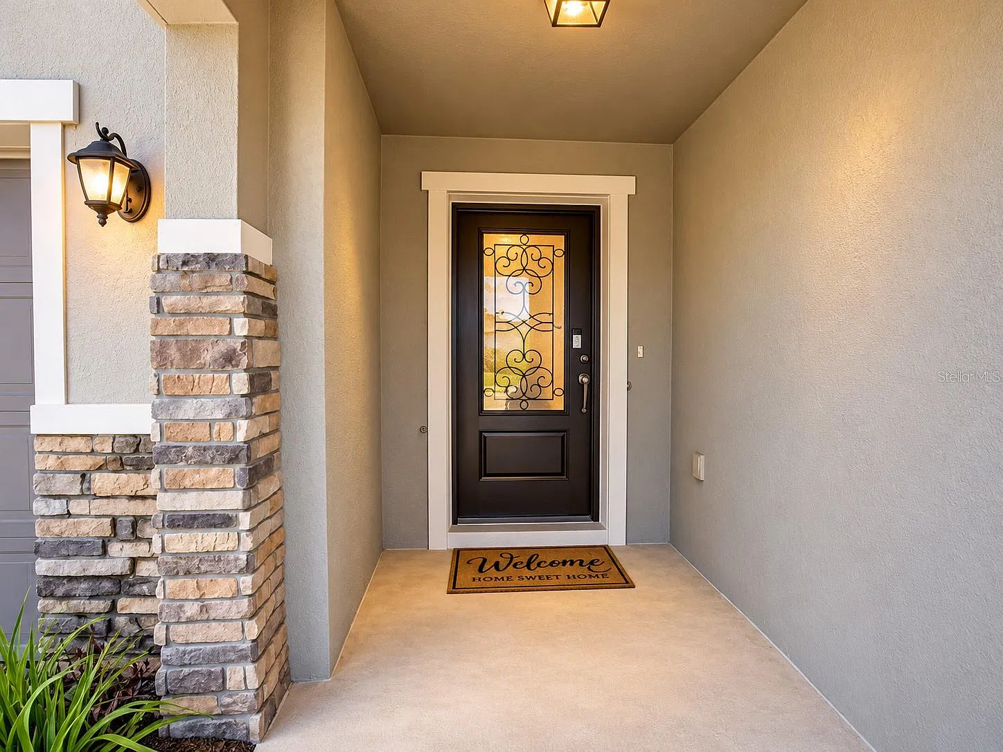 4 bed, 2.5 bath, 2676 sqft, $2,700 — Photo 2