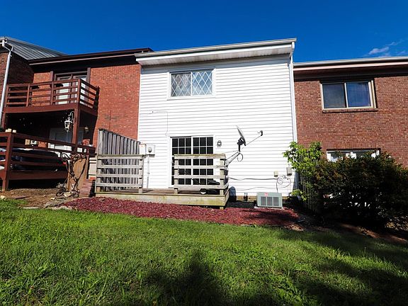 4th image of 1658 Foxhaven Dr