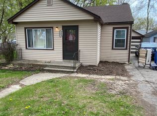 1007 Lakeview St, Waterford, MI 48328