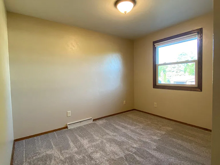 403 Moonglow Dr — Photo 11