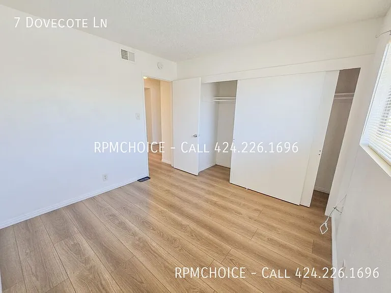 7 Dovecote Ln — Photo 22
