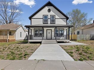 825 S Main St, Ottawa, KS 66067