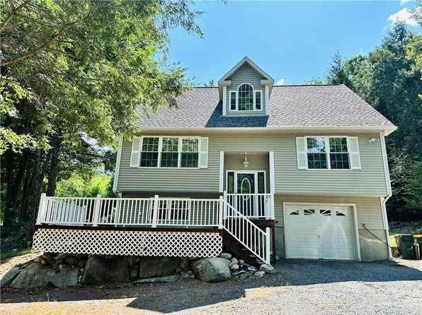1524 Round Top Rd, Burrillville, RI 02830