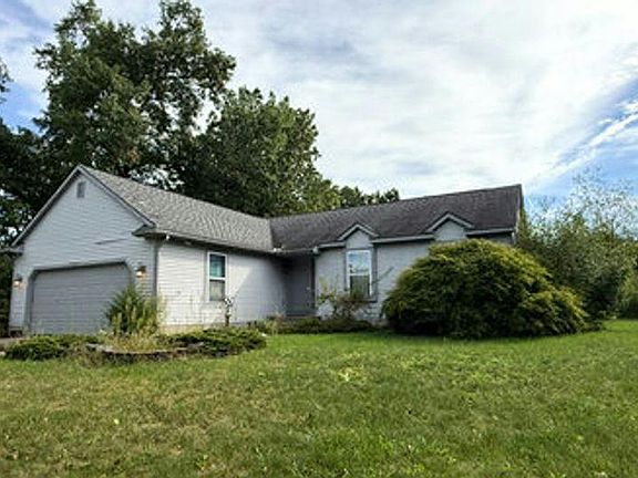3rd image of 2920 Riverside Ct