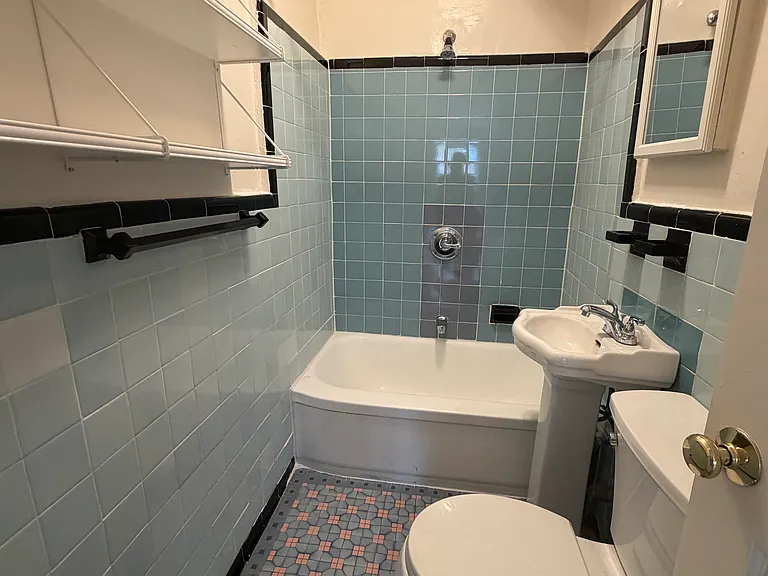 28 Saint James Pl #3-A — Photo 8
