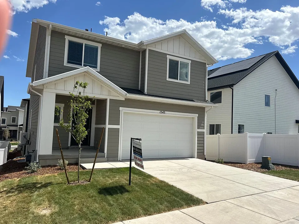 1545 W Bravo Dr