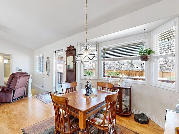 5th image of 109 E Michigan Ave